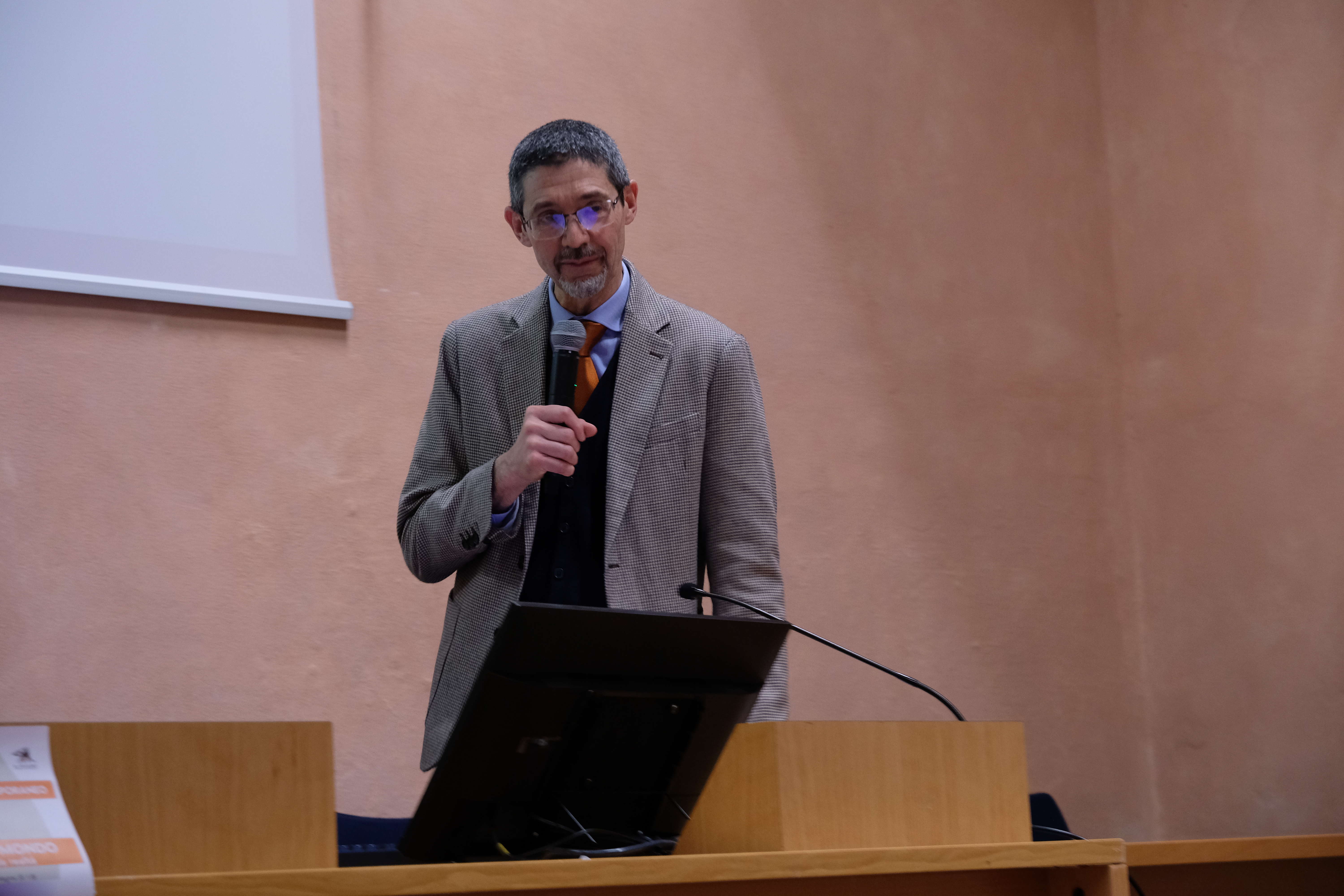 Rassegna - Fare pace con il mondo