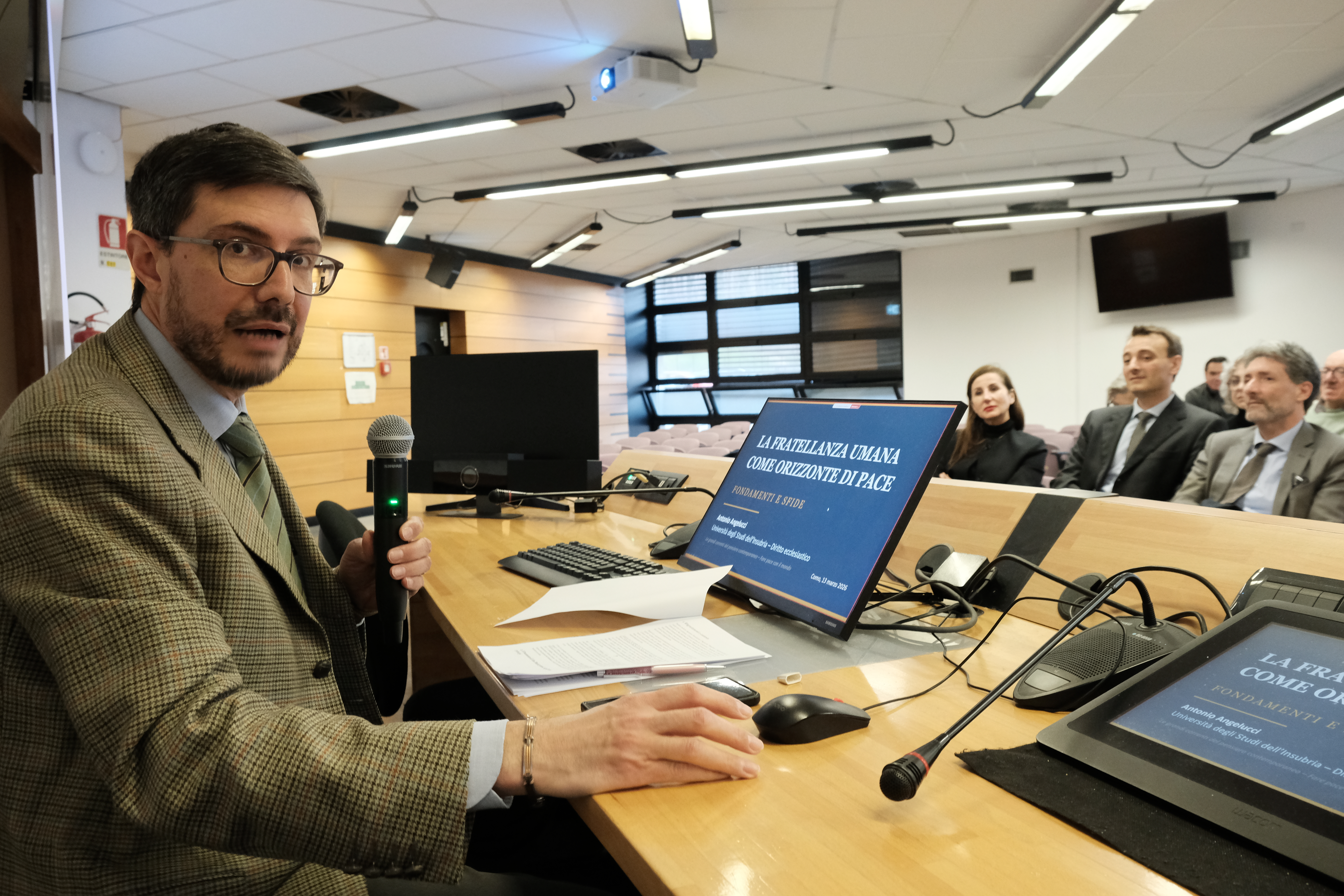 Rassegna - Fare pace con il mondo