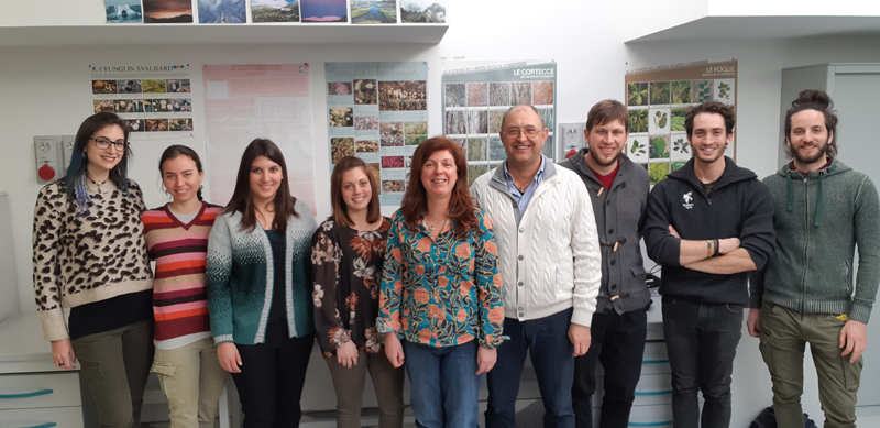 Professori e studenti nel laboratorio in Antartide