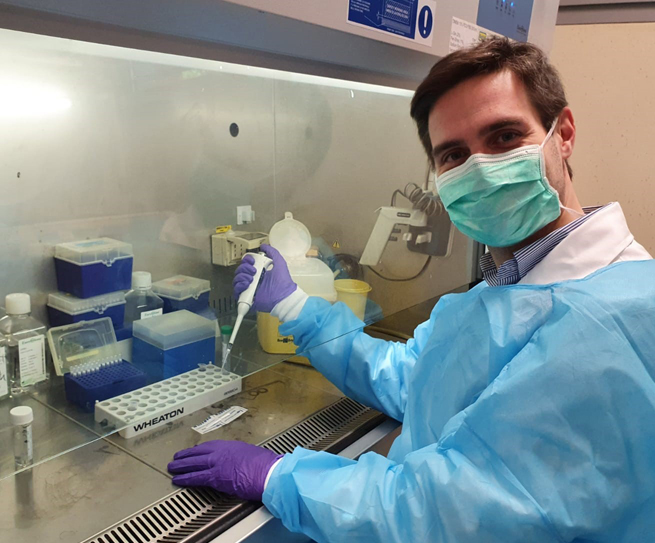 Test rapido salivare (TRS) - Lorenzo Azzi in laboratorio