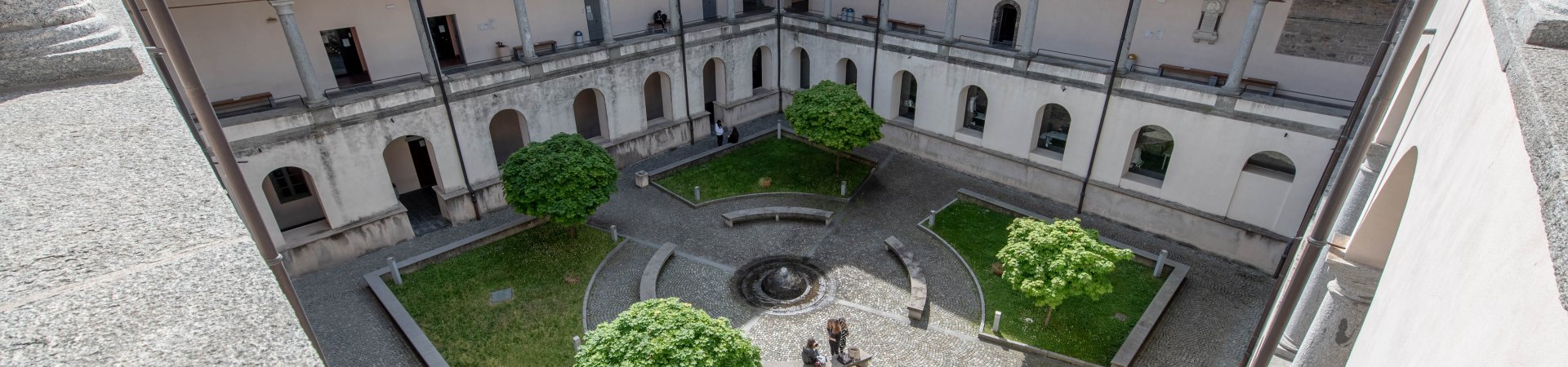 Como - Chiostro di Sant'Abbondio