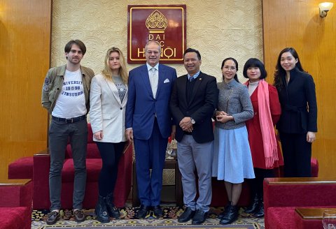 Delegazione dell'Insubria all'Università di Hanoi