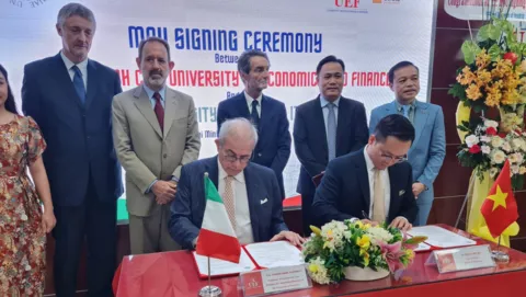 Firma Insubria-Uef