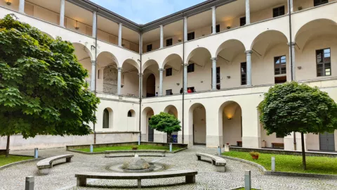 Chiostro di Sant'Abbondio