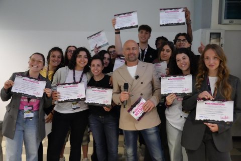 Luca Abete con gli studenti