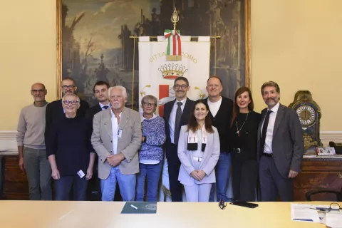 Conferenza stampa Comune di Como - Fare pace con il mondo
