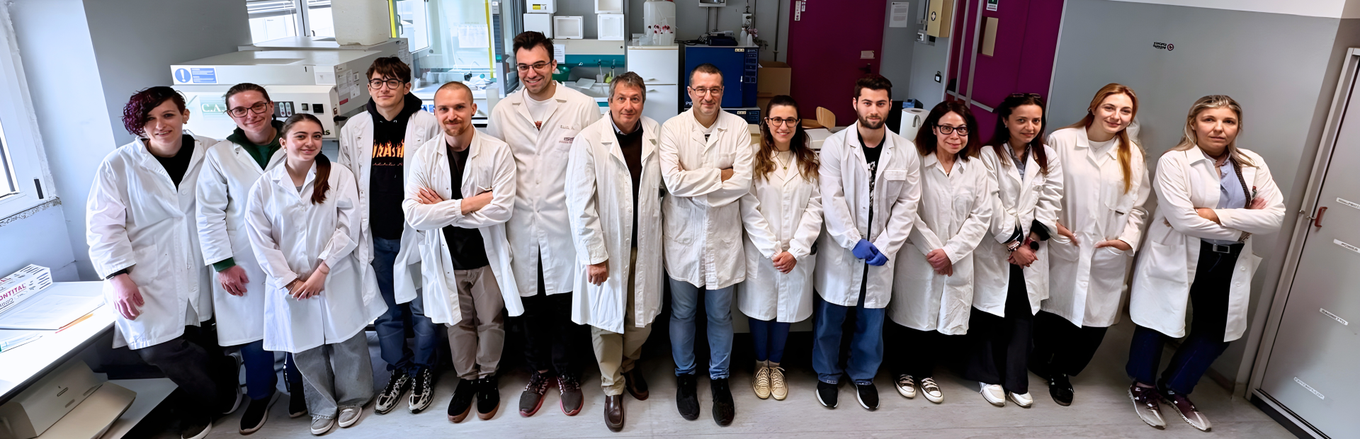 gruppo di ricerca con il prof. Loredano Pollegioni