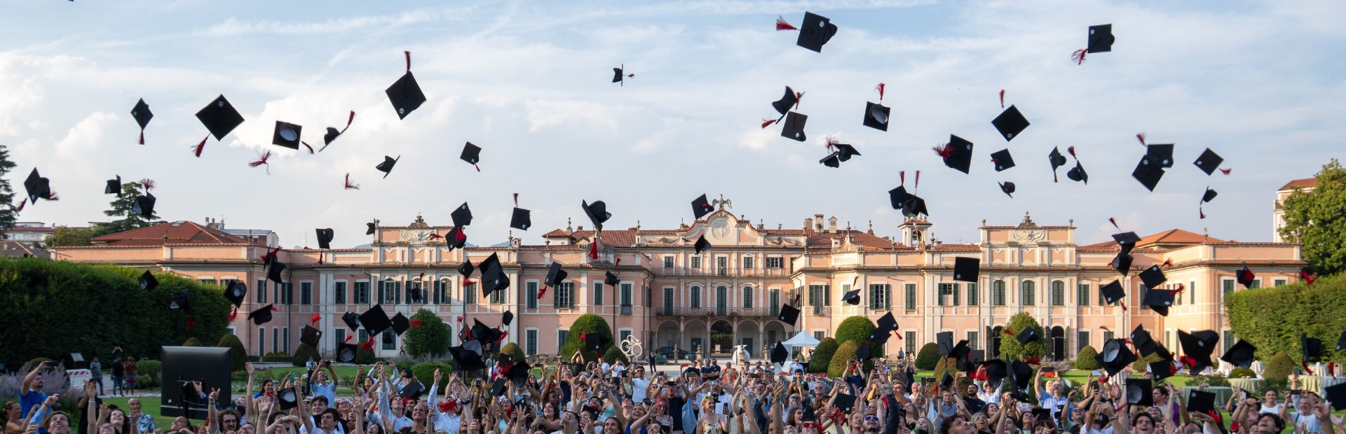 Lancio del tocco festa dei laureati 14 luglio 2026