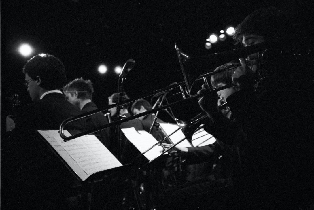 Foto di un'orchestra durante un concerto