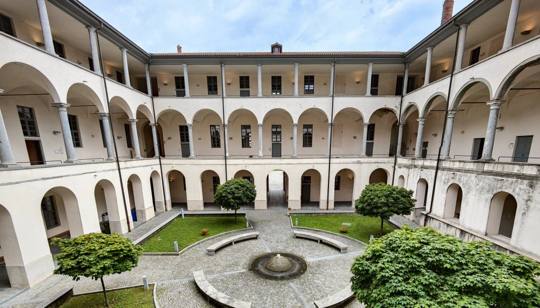 Como - Chiostro di Sant'Abbondio